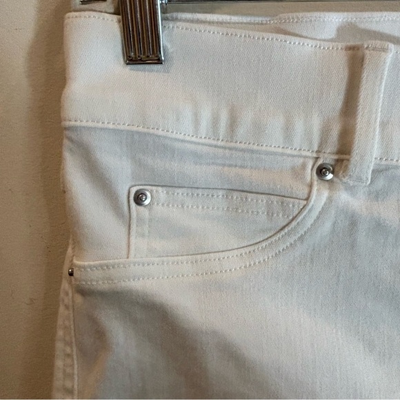 SPANX Sz M Petite High Rise Pull On Denim Stretchy Flare Slim Bootcut Jeans - Picture 4 of 12